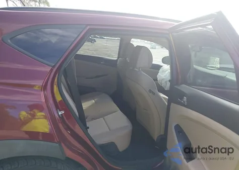 2017 Hyundai Tucson Value z USA, uszkodzony, nr VIN KM8J33A29HU557633